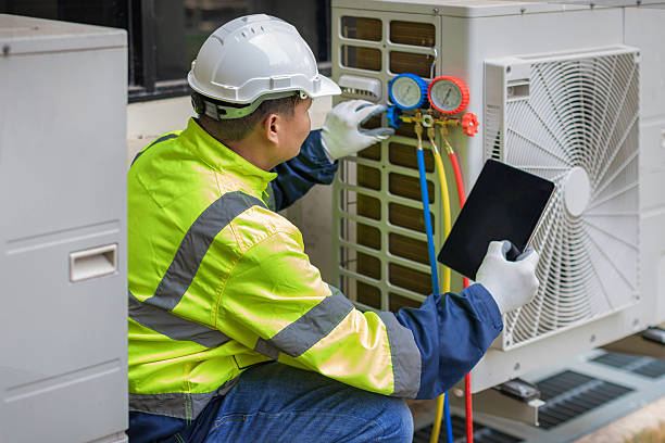 Professional Hvac technician working in Shawnee, OH
